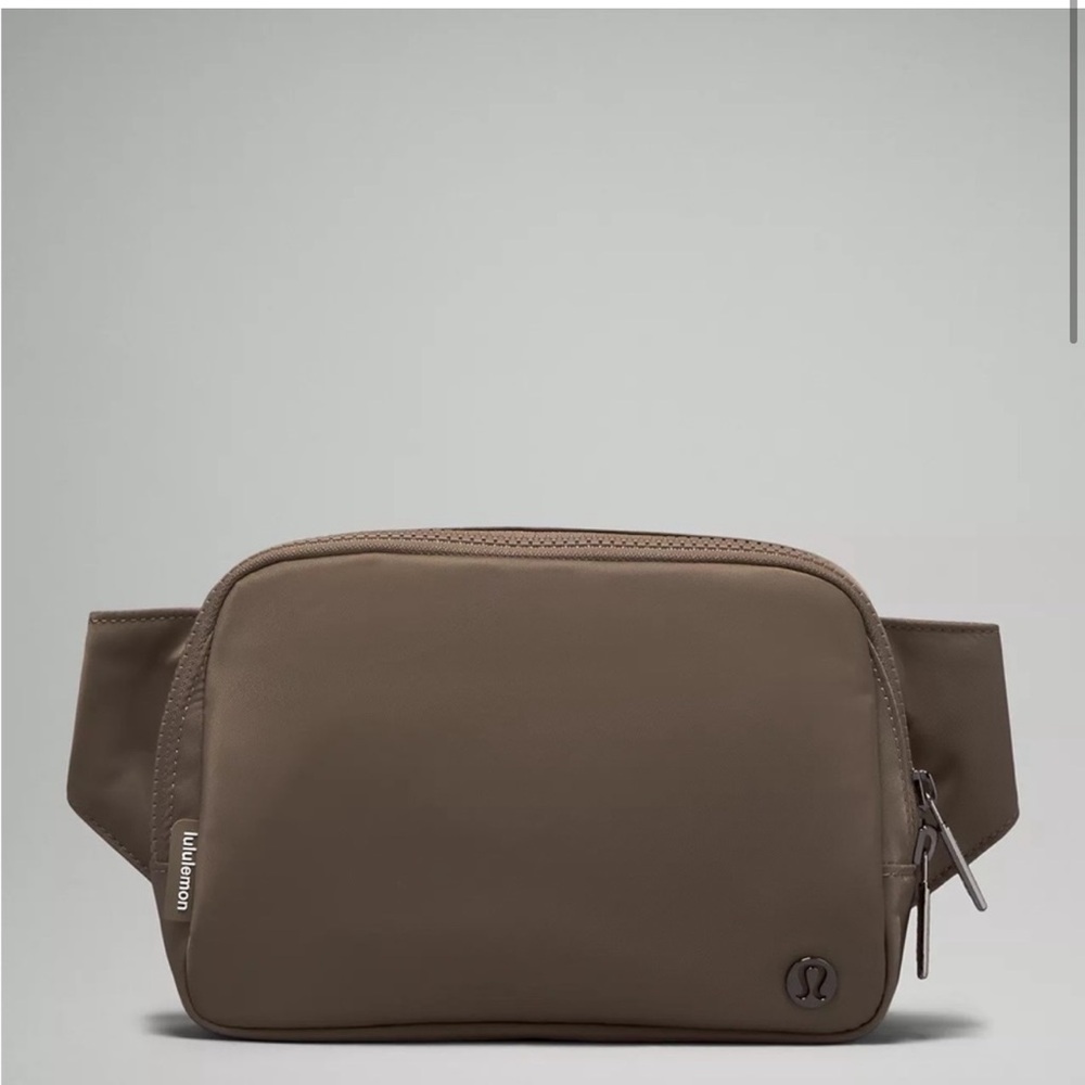 Lululemon Athletica Tan Crossbody Bag with Modern Aesthetic